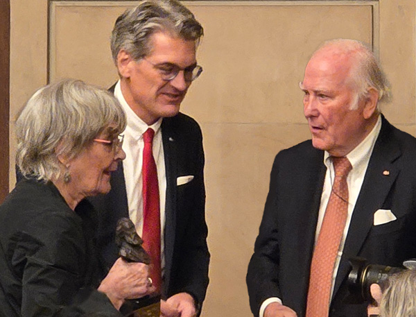Eva Demski erhält Stoltze-Preis im Frankfurter Römer